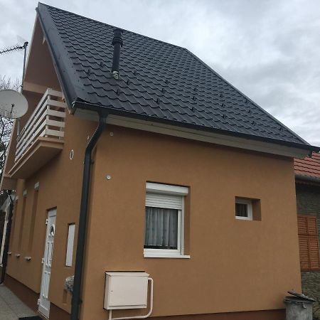Pesti Apartmanhaz Bük Buitenkant foto